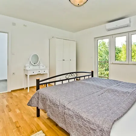 Forest House Silva Vila